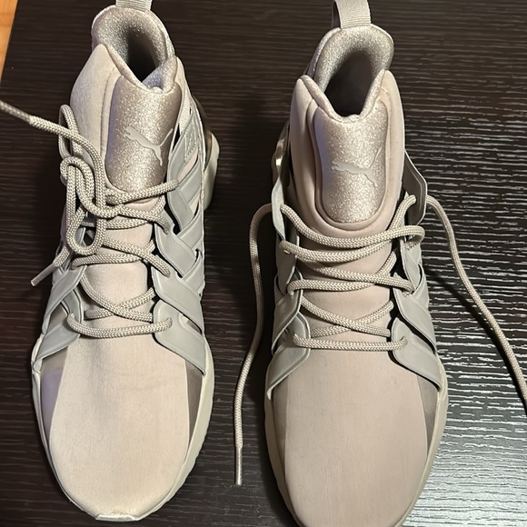 Nice pair of puma Rihanna sneakers - Picture 3 of 4